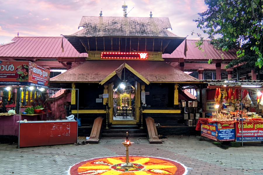 Malayalappuzha_Devi_Temple